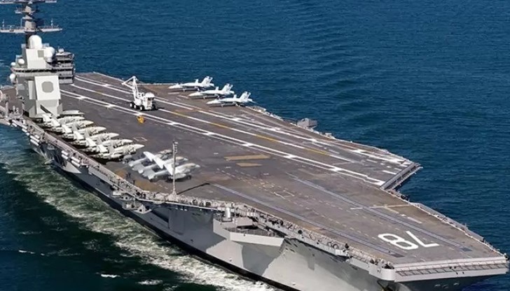 "Джералд Форд" води ударна група от крайцер, разрушители, ядрена подводница, десетки самолети F-35
