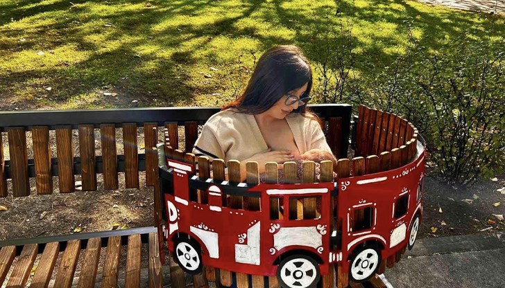 Такива пейки вече са поставени в градовете в Ямбол, Сливен, Русе и Пловдив