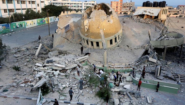 В градове цари зловеща тишина, небето опустя, семейства агонизират от мъка