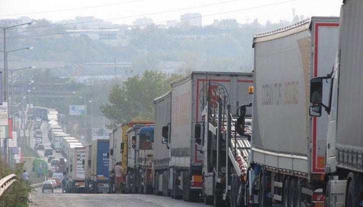Близо 1500 камиона са преминали "Дунав мост" в посока Румъния за последното денонощие