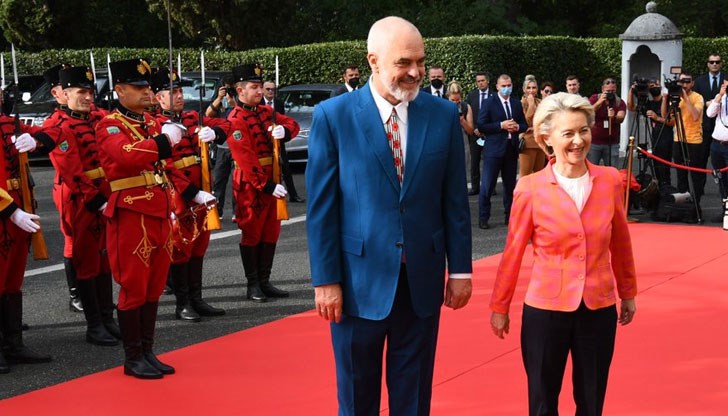 Председателят на Европейската комисия започна официално посещението в Тирана