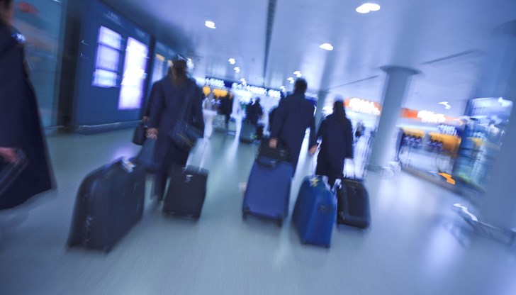 Израелци започнаха се стичат към летище "Истанбул", за да бъдат евакуирани