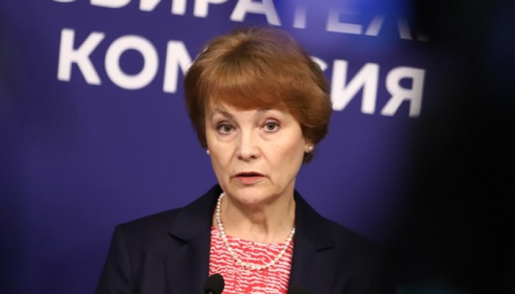 С въпросното решение ОИК - Русе се е произнесла по сигнал, че транспарантите на Рена Стефанова съдържат информация за купуването на гласове С въпросното решение ОИК - Русе се е произнесла по сигнал, че транспарантите на Рена Стефанова съдържат информация за купуването на гласове