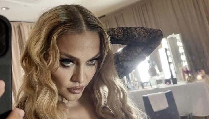 "Celebration" ще бъде документален филм през огромната ѝ кариера, разкри музикалният мениджър на певицата