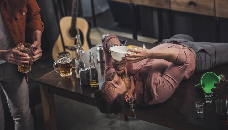 Имахме сигнал за „инфаркт без дишане“, а се оказа, че човекът е изпил 8 текили, 4 водки, 2 мастики, 4 бири, разказва Ива Пехливанска Имахме сигнал за „инфаркт без дишане“, а се оказа, че човекът е изпил 8 текили, 4 водки, 2 мастики, 4 бири, разказва Ива Пехливанска