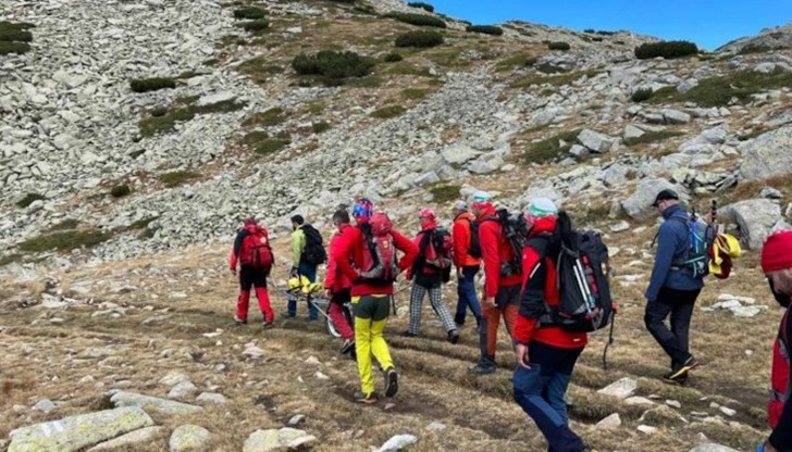 Спасители помогнаха на 38-годишна жена, пострадала край заслон “Тевно езеро” в Пирин Спасители помогнаха на 38-годишна жена, пострадала край заслон “Тевно езеро” в Пирин