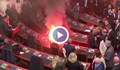Депутати запалиха пожар в албанския парламент