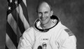 Почина астронавтът на „Аполо 16“ Томас Кен Матингли