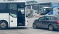 Автобус и кола се "целунаха" пред Централна гара в София