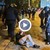 Говори репортер, който е със счупен череп след удар от полицай