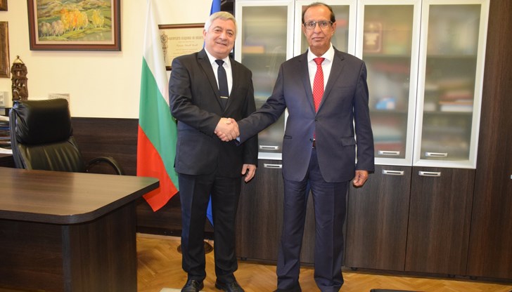 По време на работната среща бяха обсъдени съвместните дейности с институции и университети от ОАЕ