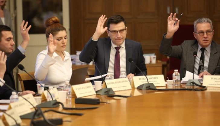 Бюджетната комисия отмени редица промени в данъчните закони Бюджетната комисия отмени редица промени в данъчните закони