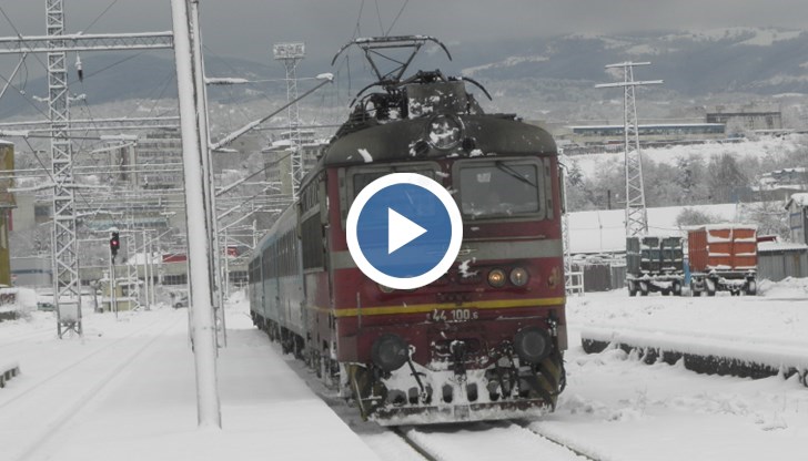 Става въпрос за двата бързи влака София – Варна и пътническия влак от Карнобат за Варна