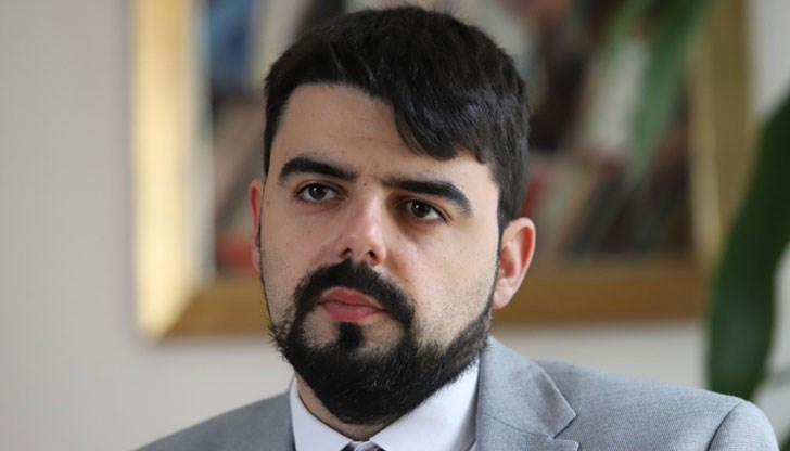 Това означава допълнителна печалба в размер на стотици милиони за последното тримесечие за руската компания, обясни анализаторът