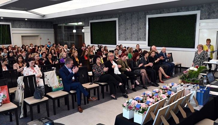 За първи път Академията стартира със студентска сесия