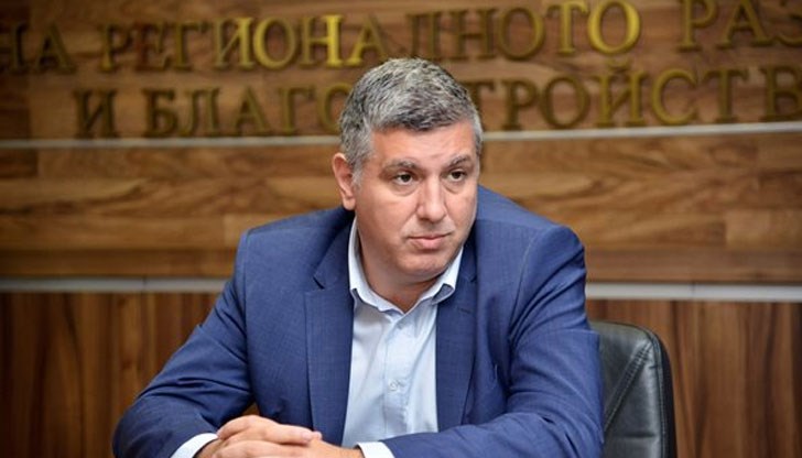Регионалният министър искаше да отвори вратички в закона, които позволяват на Асен Василев да гласува