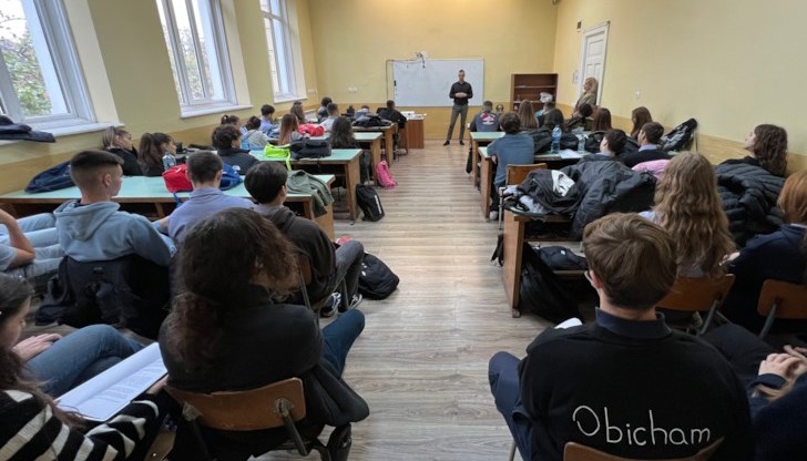 Светослав Великов проведе среща с ученици в Русе
