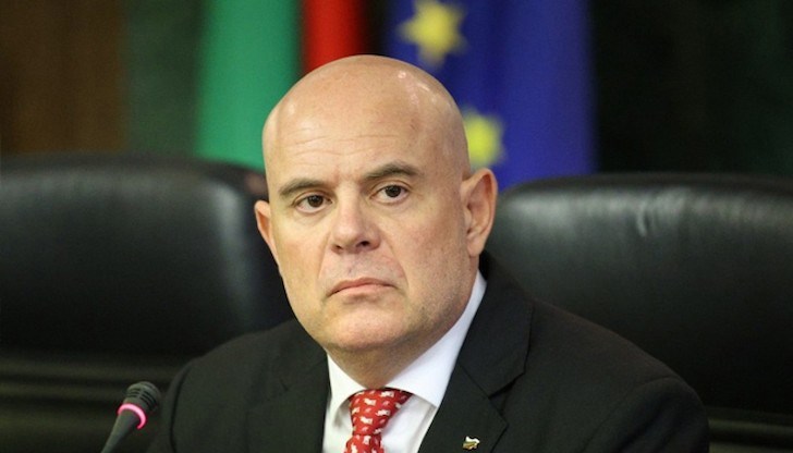 Иван Гешев не може да бъде вписан като адвокат 2 години