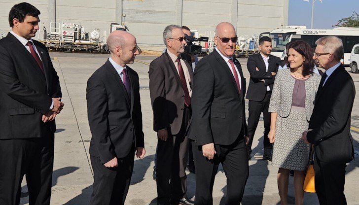 Във визитата участва и Мария Габриел