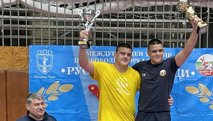 Кадетите ни станаха втори на отборния турнир в свободната борба