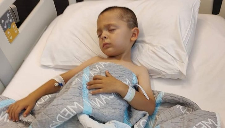 6-годишният Гого се бори с болестта на Хиршпрунг - заболяване на дебелото черво