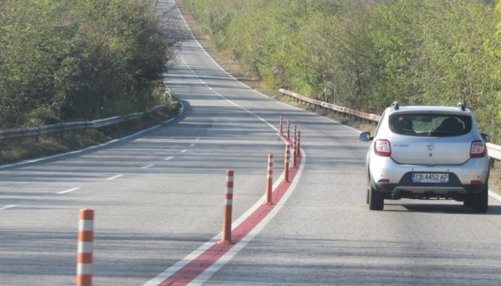 Отсечката се намира на Беленския баир на платното с три ленти