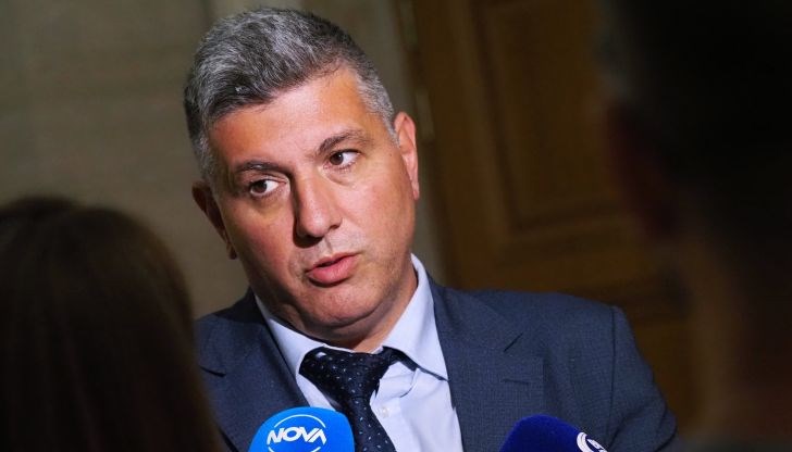 В процес на изграждане освен магистрала „Хемус“, са и магистралите „Европа“, „Струма“, Русе - Велико Търново, скоростният път Видин – Ботевград