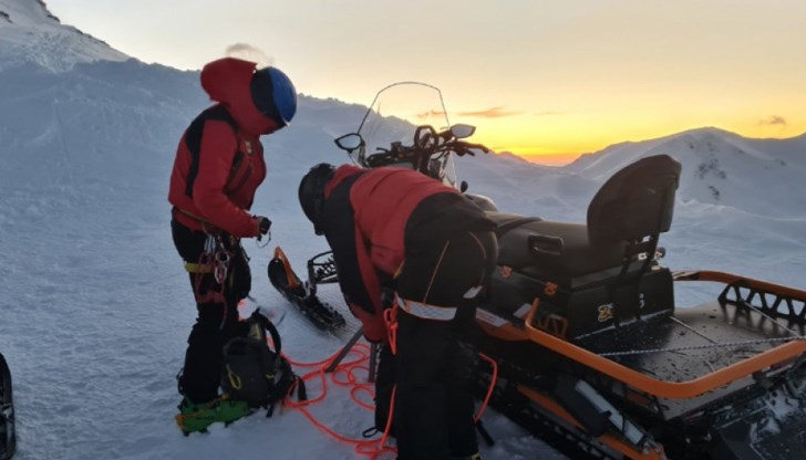 Двама възрастни и четири деца били блокирани в хижа "Васильов" Двама възрастни и четири деца били блокирани в хижа "Васильов"