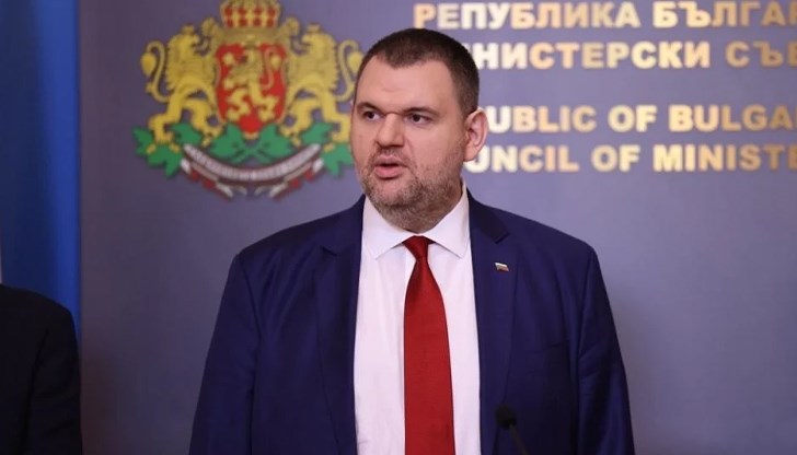 Председателят на парламентарната група на ДПС Делян Пеевски нападна "Продължаваме промяната"