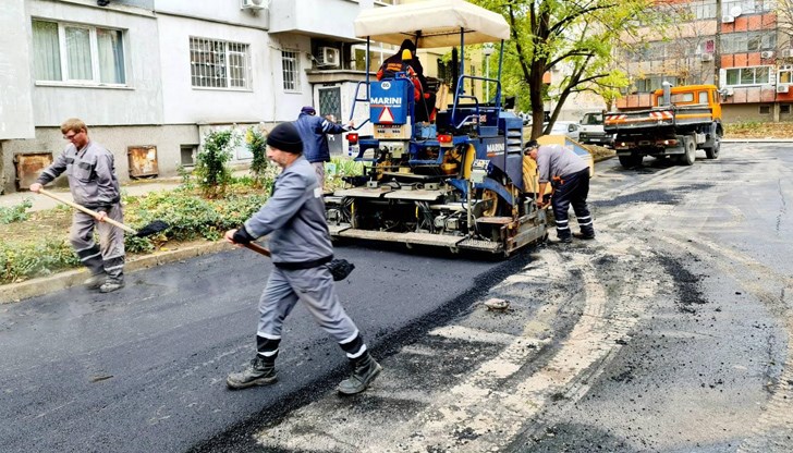 Приключиха дейностите по подготовка на вътрешната улица и зоните за паркиране към бл. „Сърнена гора“