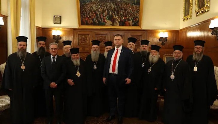 Делян Пеевски с митрополити от БПЦ