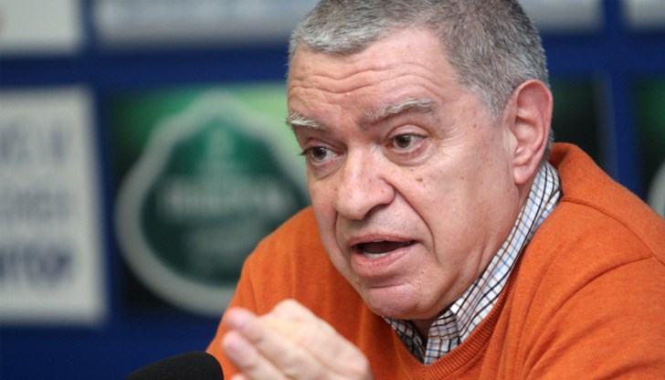 Сглобката у нас се крепи от външни фактори и те ще я държат, докато трябва, каза проф. Константинов