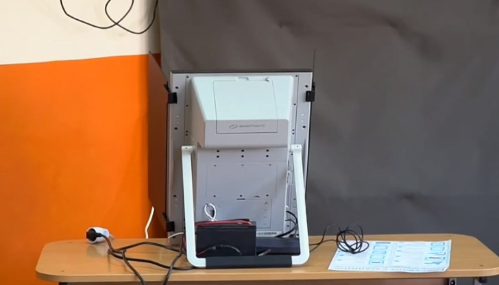 В останалите две проблемни секции се е преминало към гласуване изцяло с хартия