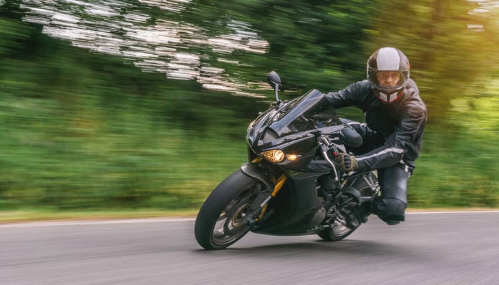 Моторите създават шум, който е не по-малък от този на колите