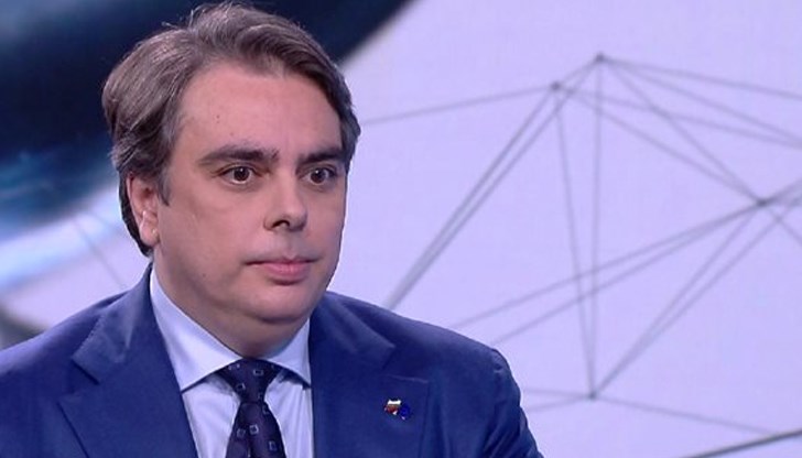 Държавата трябва да премахне монопола на рафинерията "Лукойл"