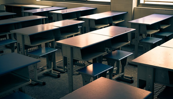 Учениците в страната се връщат отново в клас във вторник