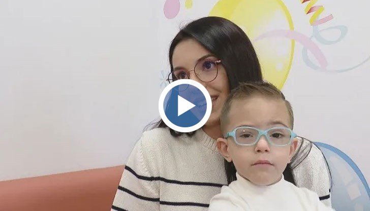 Той се роди колкото една малка плюшена играчка, сподели неговата майка