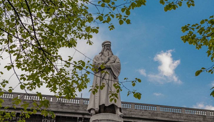 Терминът „златно сечение“ е въведен от Леонардо да Винчи Терминът „златно сечение“ е въведен от Леонардо да Винчи