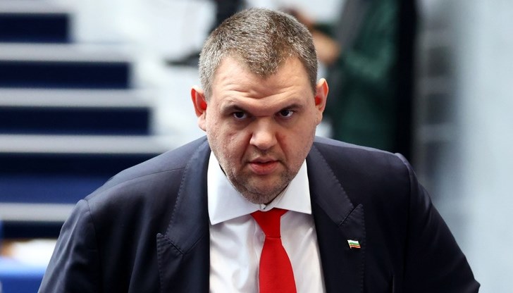 Регионалните структури лавинообразно номинират Пеевски за председател на партията