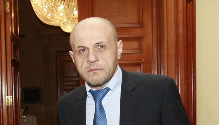 Депутатът от ГЕРБ не вижда връзка между безредиците в София, политическите трусове и пренаписването на бюджета