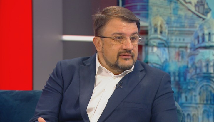 По думите на депутата ГЕРБ "малко се разпада"