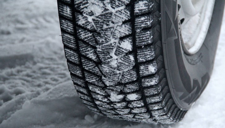 До 15 ноември всички автомобили трябва да бъдат оборудвани с гуми, подходящи за зимата