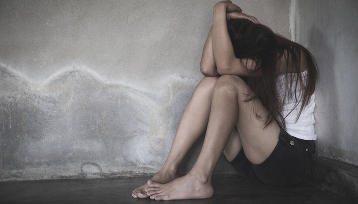 При несъгласие на жертвата мъжът я малтретирал с вериги, гасене на цигари по тялото и заплахи за убийство При несъгласие на жертвата мъжът я малтретирал с вериги, гасене на цигари по тялото и заплахи за убийство