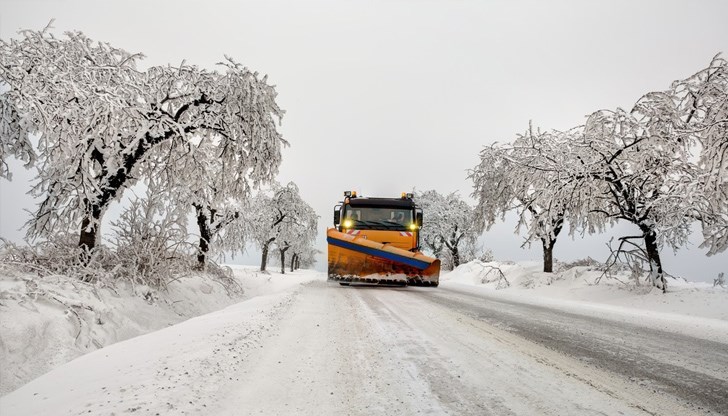 Обезпечено е зимното поддържане на пътищата в страната, увери министър Андрей Цеков
