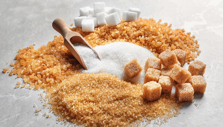 Кафявата захар, суровата и бялата съдържат еднакви прости захари