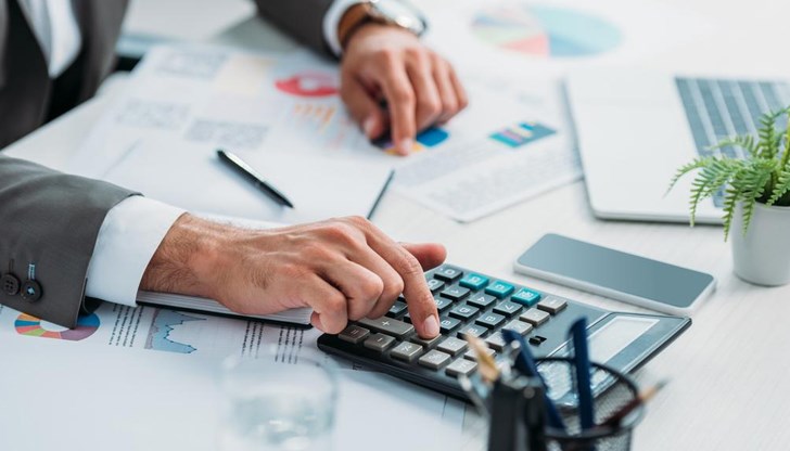 Въвеждат глоба за фирма, която скрие, че държи голяма сума в брой