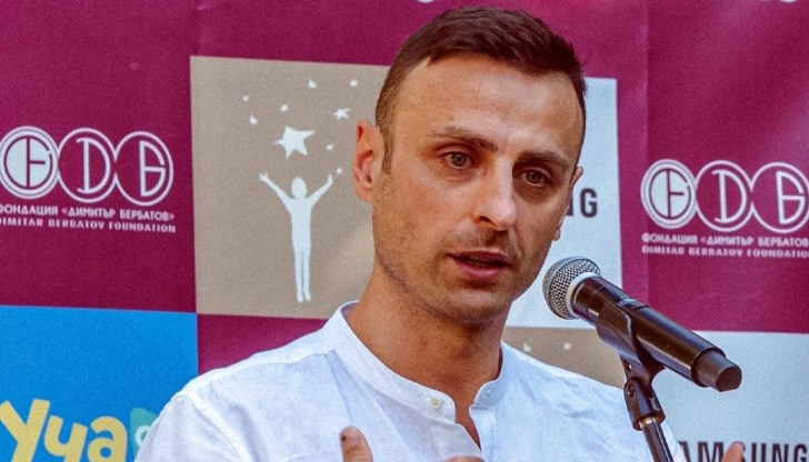 Това петно, което тези родни управници на нашия футбол лепнаха на всички нас, надали някога ще бъде изтрито, коментира Бербатов Това петно, което тези родни управници на нашия футбол лепнаха на всички нас, надали някога ще бъде изтрито, коментира Бербатов