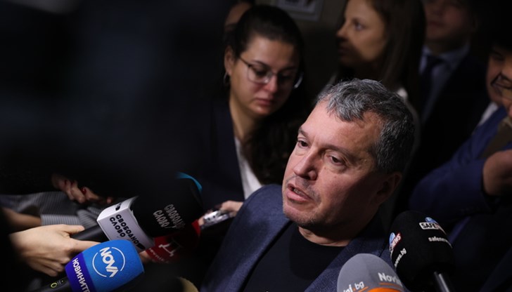 Ако прокуратурата не обърне внимание на казуса със заплахите към Александър Йоловски, това ще е престъпление, каза той след разпита Ако прокуратурата не обърне внимание на казуса със заплахите към Александър Йоловски, това ще е престъпление, каза той след разпита