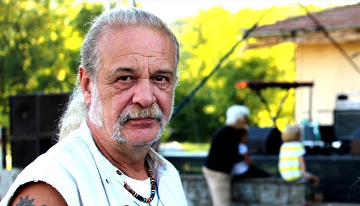 Дайнов сравни избирателите в София с "калъфи", "галоши" и "поети с ватенки"