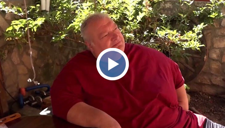 Той живее с 300-килограмово тяло